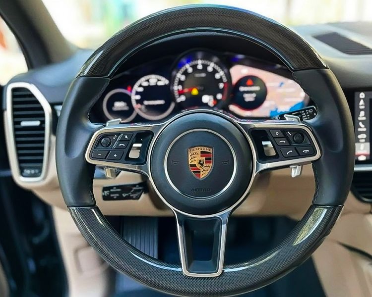Porsche Cayenne 2018 - Bán xe Porsche Cayenne sản xuất 2018, màu đen, nhập khẩu nguyên chiếc còn mới