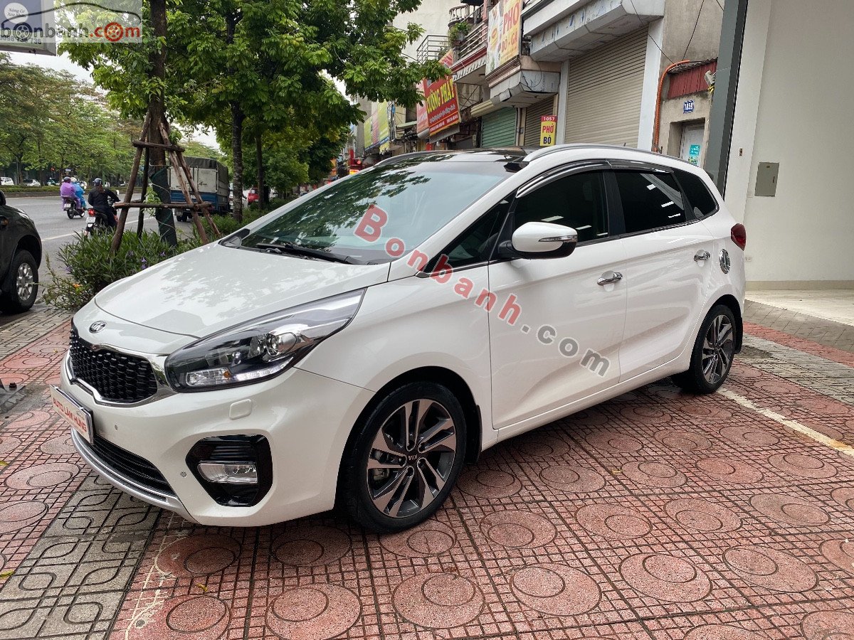 Kia Rondo   GATH 2018 - Bán Kia Rondo GATH sản xuất năm 2018, màu trắng ít sử dụng, giá chỉ 615 triệu