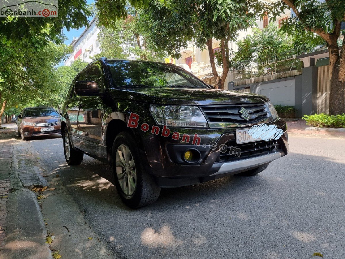 Suzuki Grand vitara   2.0L AT 4X4 2015 - Cần bán xe Suzuki Grand vitara 2.0L AT 4X4 2015, màu nâu, xe nhập