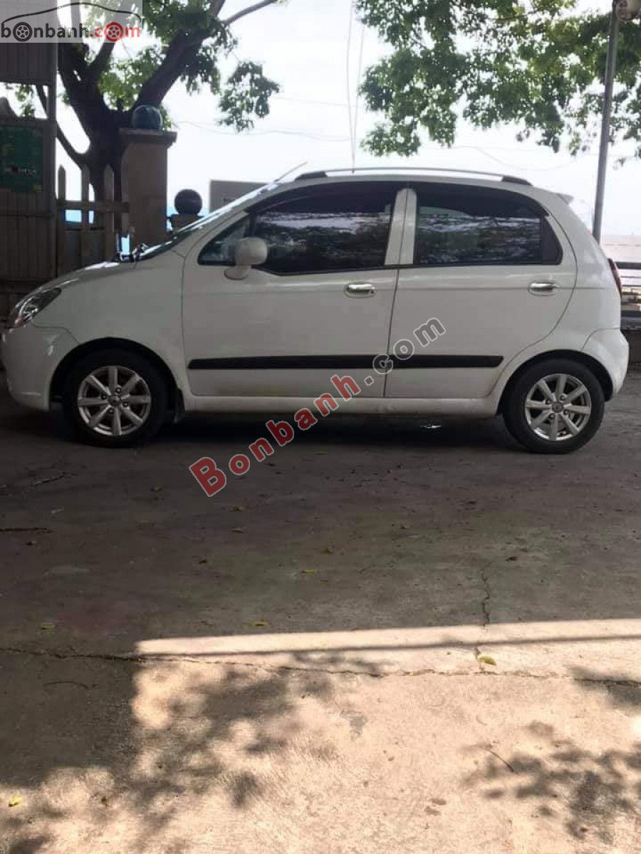 Chevrolet Spark 2009 - Bán xe Chevrolet Spark đời 2009, màu trắng giá cạnh tranh