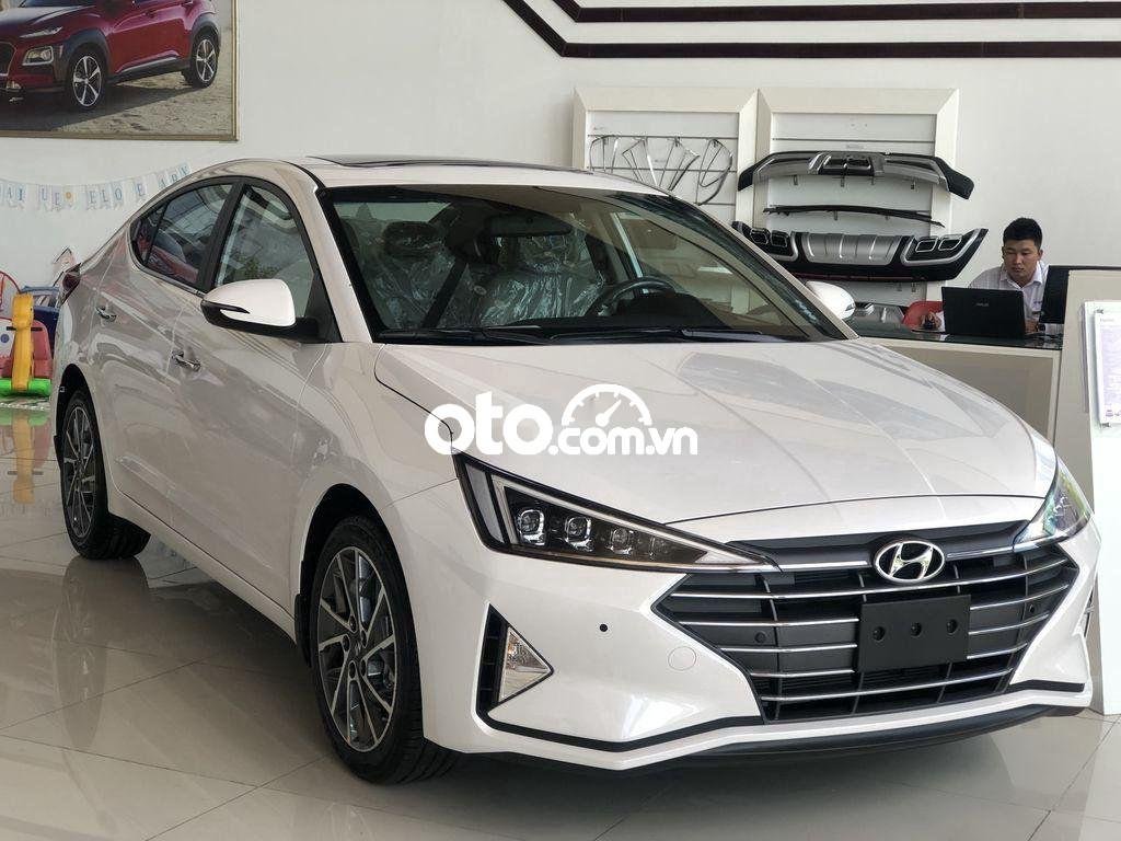 Hyundai Elantra 2021 - Bán Hyundai Elantra đời 2021, màu trắng, giá chỉ 540 triệu