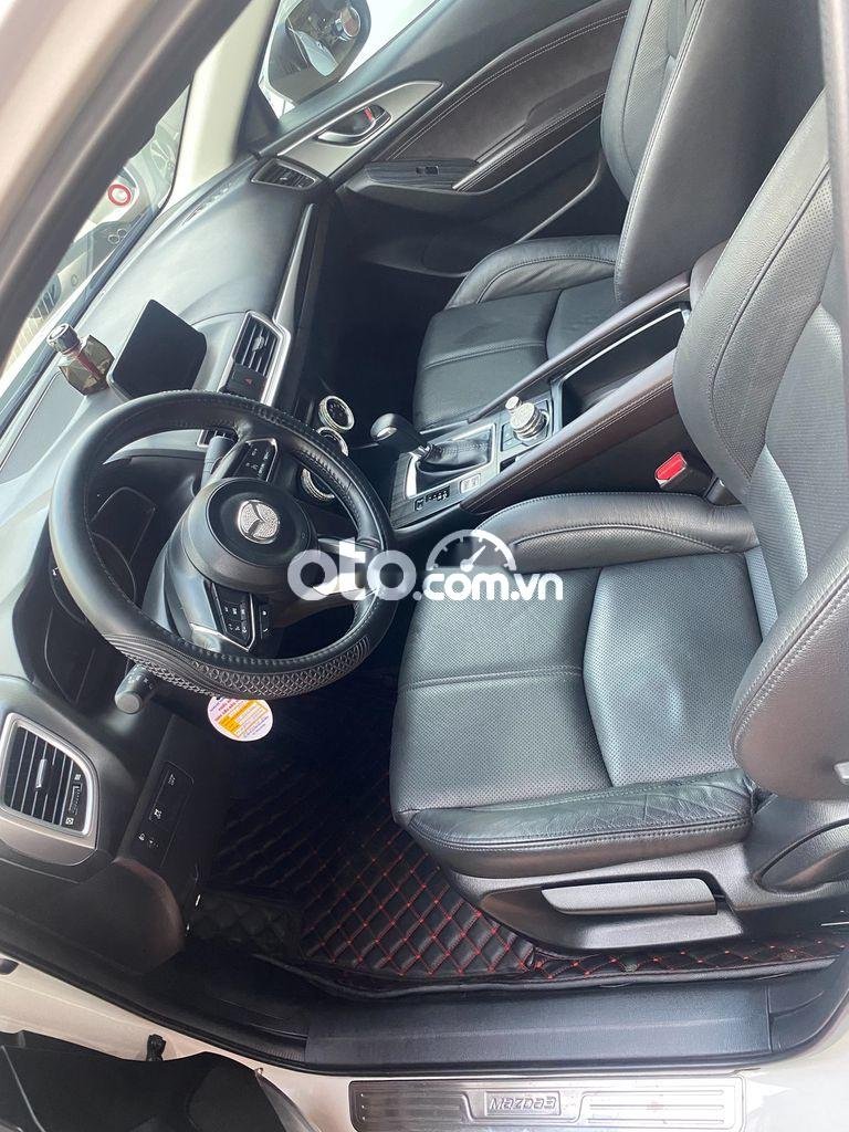 Mazda 3 2018 - Bán xe Mazda 3 năm 2018, màu trắng