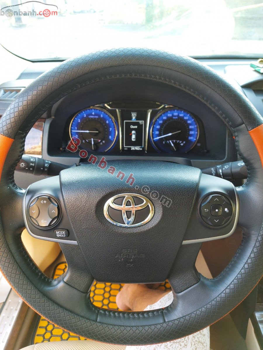 Toyota Camry   E  2017 - Bán Toyota Camry E năm 2017, màu xám còn mới