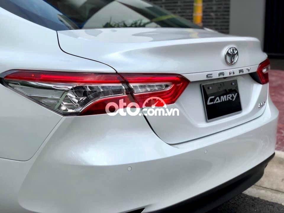 Toyota Camry  2.5Q  2021 - Cần bán Toyota Camry 2.5Q năm 2021, màu trắng, xe nhập