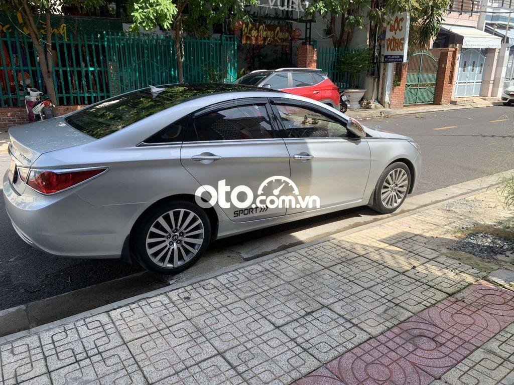 Hyundai Sonata 2010 - Bán ô tô Hyundai Sonata đời 2010, màu bạc, nhập khẩu nguyên chiếc