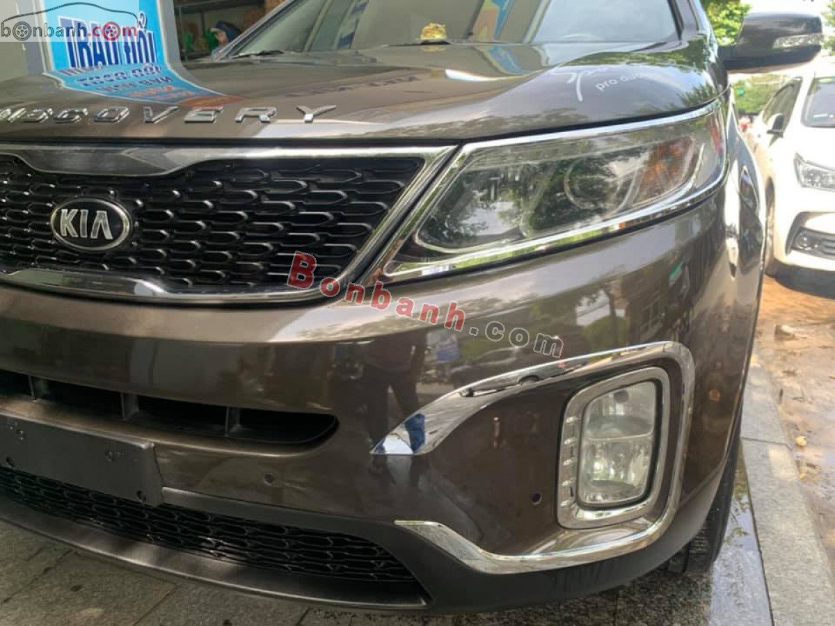 Kia Sorento    2015 - Cần bán Kia Sorento 2015, màu nâu còn mới, giá chỉ 480 triệu