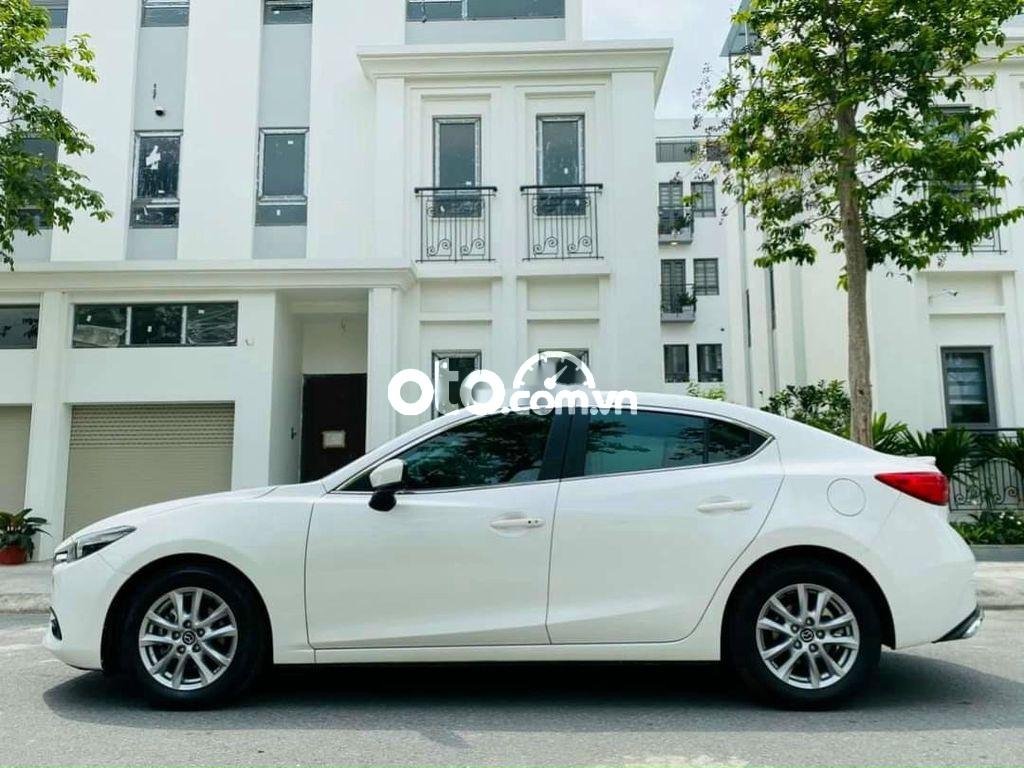 Mazda 3 2018 - Bán xe Mazda 3 năm 2018, màu trắng