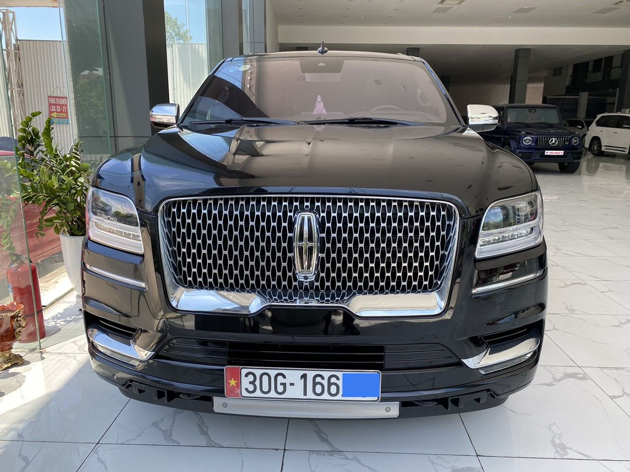 Lincoln Navigator 2019 - Lincoln Navigator Black Label sản xuất 2019, đăng ký 2020, tên cá nhân, xe chạy 20.000km