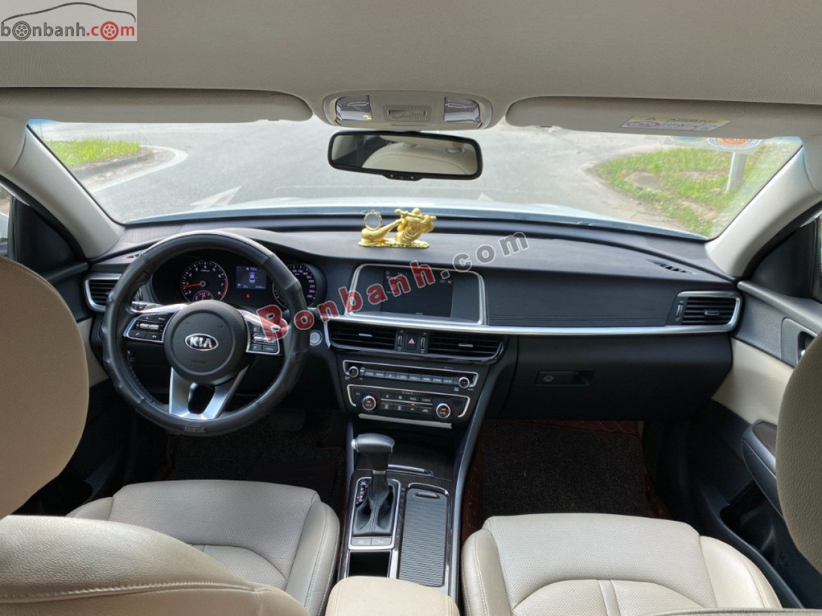 Kia Optima   2.0AT 2019 - Bán Kia Optima 2.0AT sản xuất 2019, màu trắng xe gia đình giá cạnh tranh