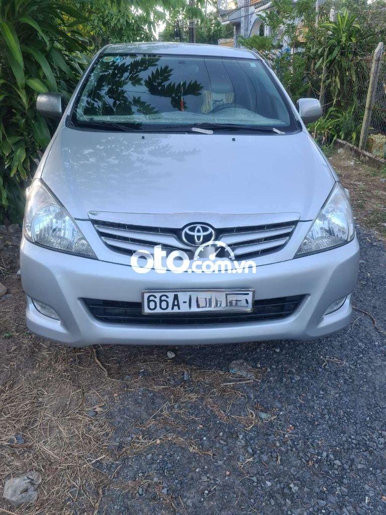 Toyota Innova J 2007 - Cần bán Toyota Innova J đời 2007, màu bạc, nhập khẩu nguyên chiếc