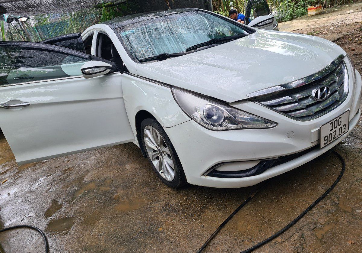 Hyundai Sonata   AT 2011 - Cần bán gấp Hyundai Sonata AT năm 2011, màu trắng, nhập khẩu, giá tốt