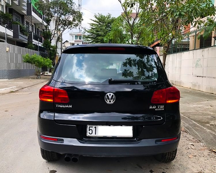 Volkswagen Tiguan 2014 - Cần bán lại xe Volkswagen Tiguan đời 2014, màu đen, nhập khẩu nguyên chiếc còn mới