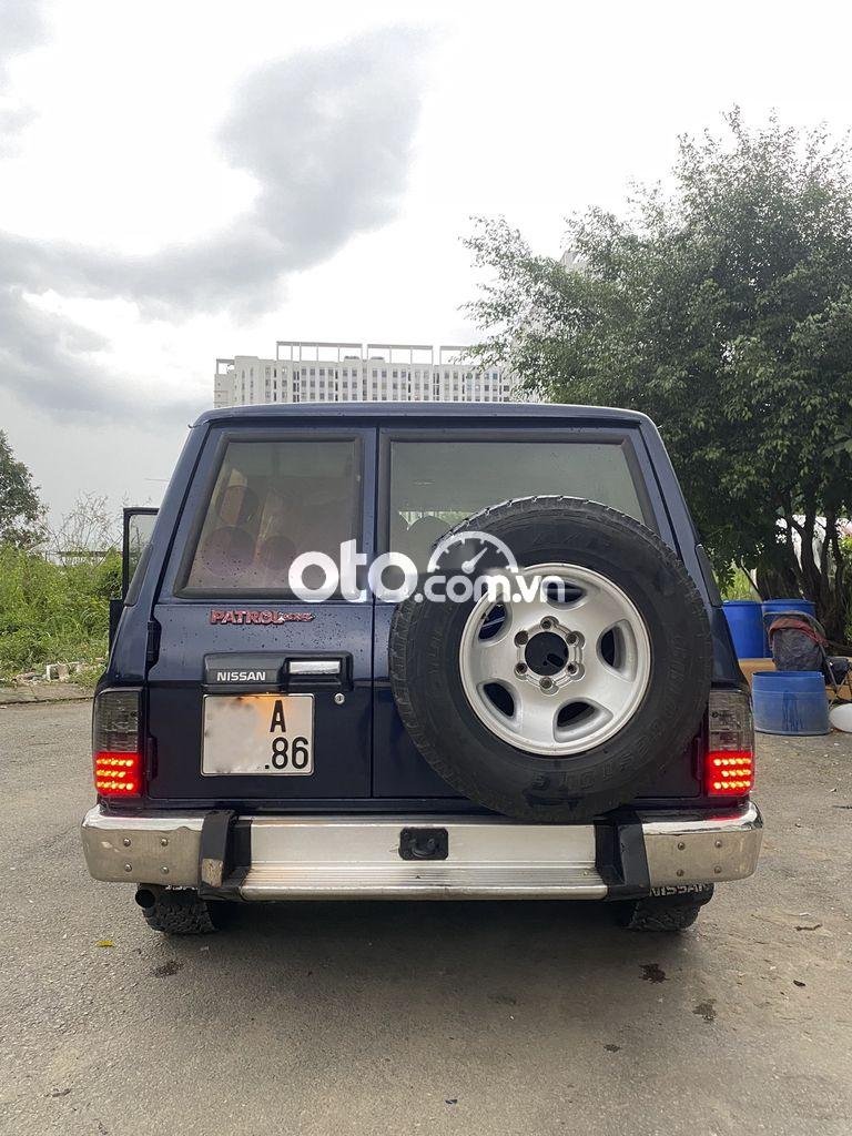 Nissan Patrol    1993 - Cần bán gấp Nissan Patrol đời 1993, màu đen còn mới