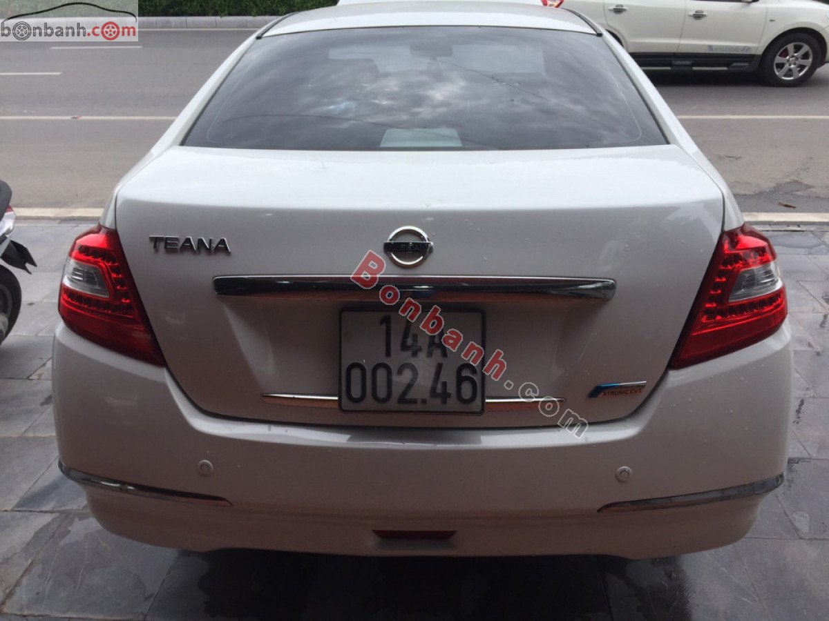 Nissan Teana   2.0 AT  2010 - Cần bán xe Nissan Teana 2.0 AT đời 2010, màu trắng, nhập khẩu nguyên chiếc, giá tốt