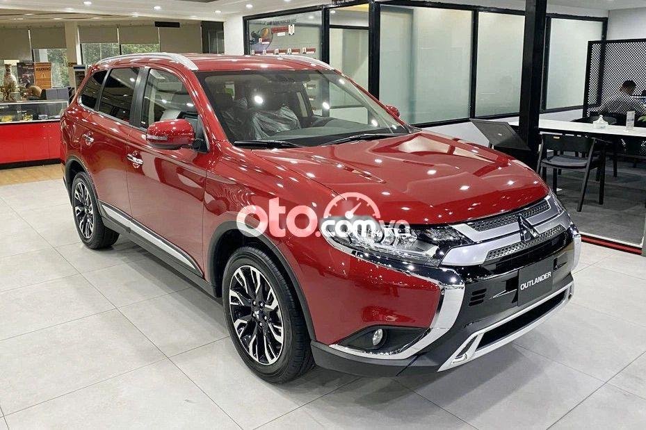 Mitsubishi Stavic 2021 - Bán xe Mitsubishi Outlander sản xuất năm 2021, màu đỏ, nhập khẩu, giá tốt