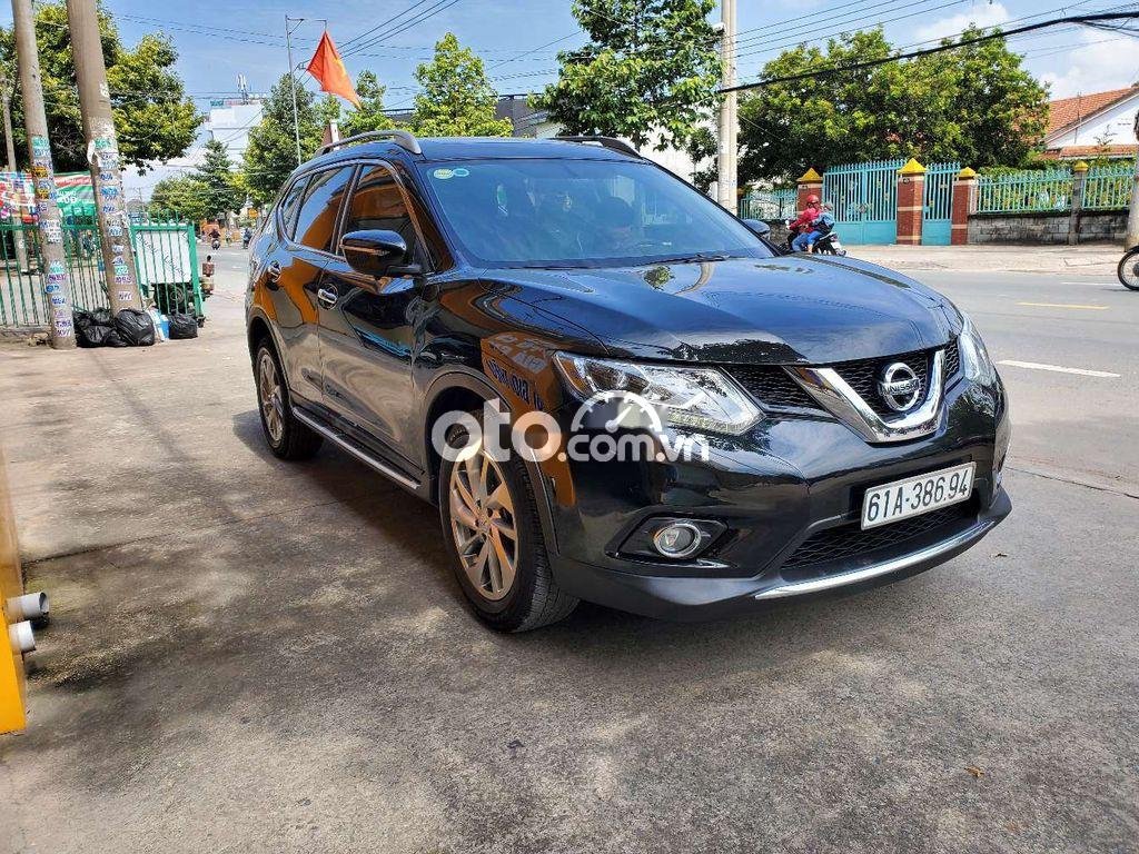 Nissan X trail 2.0SL  2017 - Cần bán lại xe Nissan X trail 2.0SL đời 2017, màu đen giá cạnh tranh