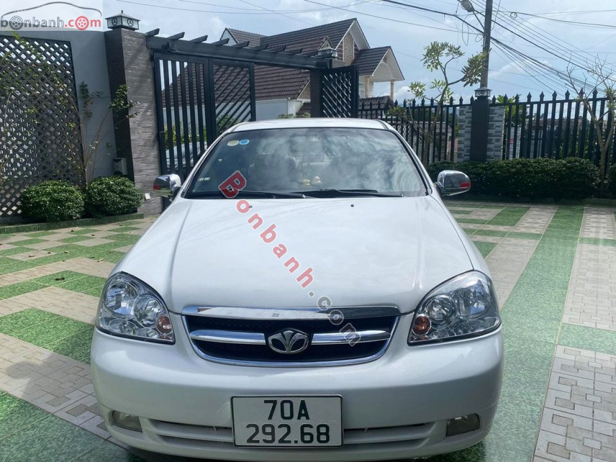 Daewoo Lacetti 2008 - Bán Daewoo Lacetti đời 2008, màu trắng xe gia đình, giá tốt