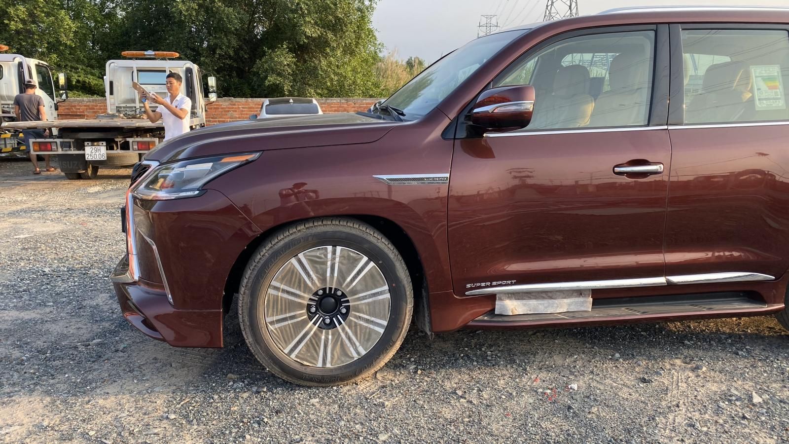 Lexus LX 2020 - Em Lộc MT Auto bán Lexus LX570 MBS 4 chỗ SX 2020 - màu đỏ giao ngay