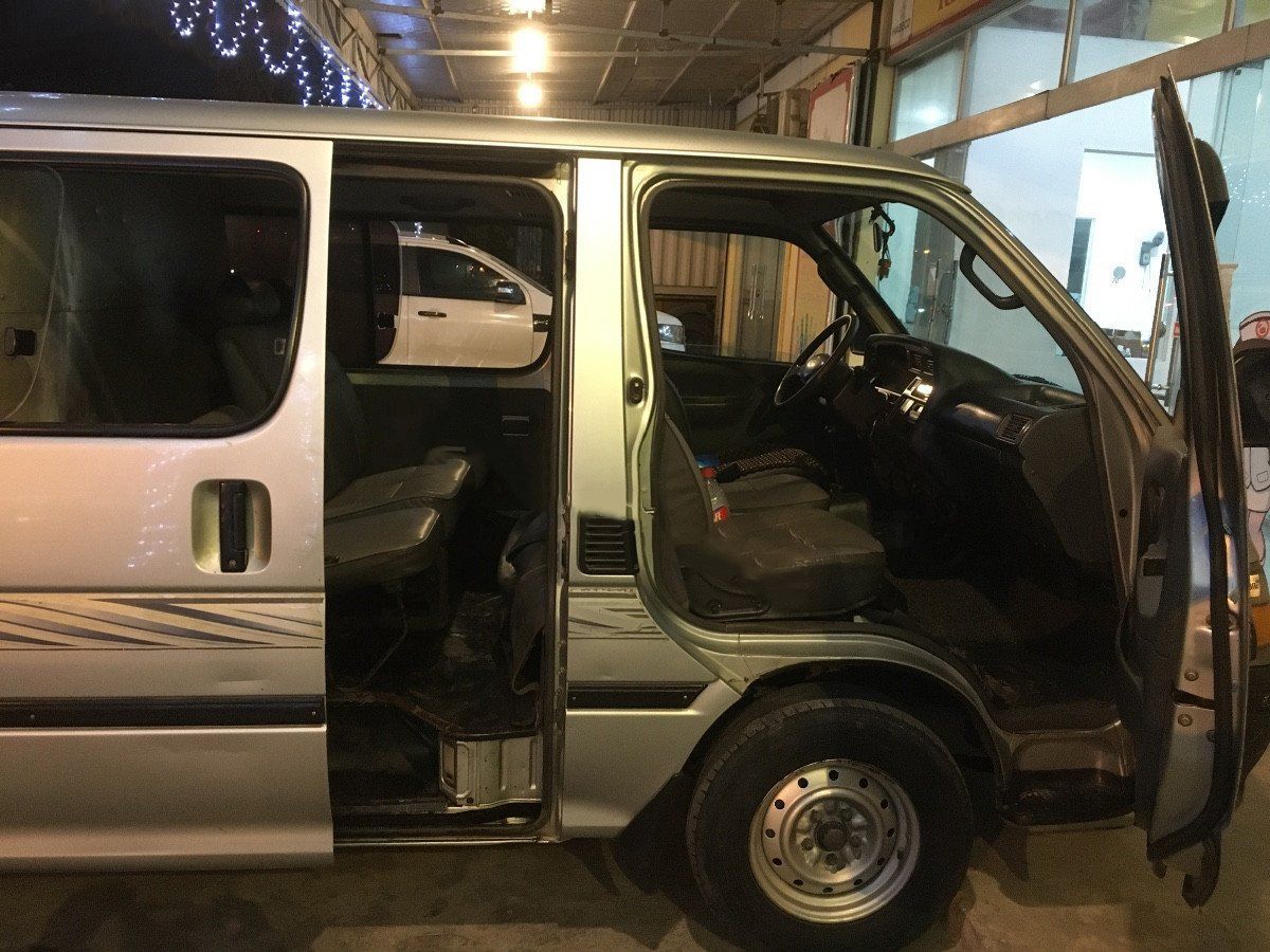 Toyota Hiace 2003 - Bán Toyota Hiace đời 2003, nhập khẩu nguyên chiếc, giá chỉ 98 triệu