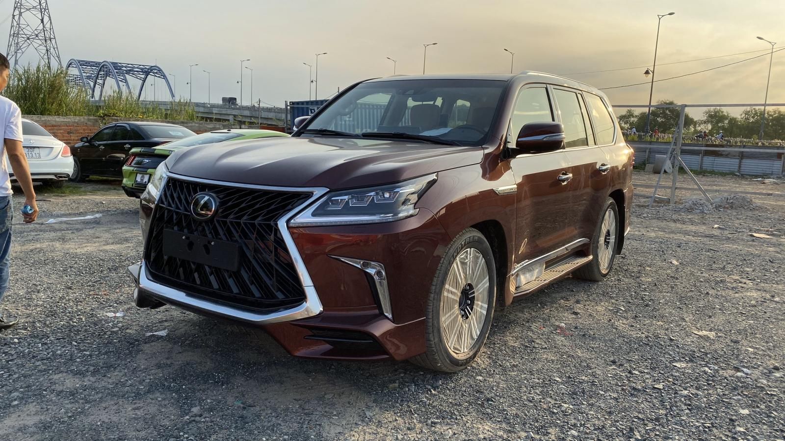 Lexus LX 2020 - Em Lộc MT Auto bán Lexus LX570 MBS 4 chỗ SX 2020 - màu đỏ giao ngay