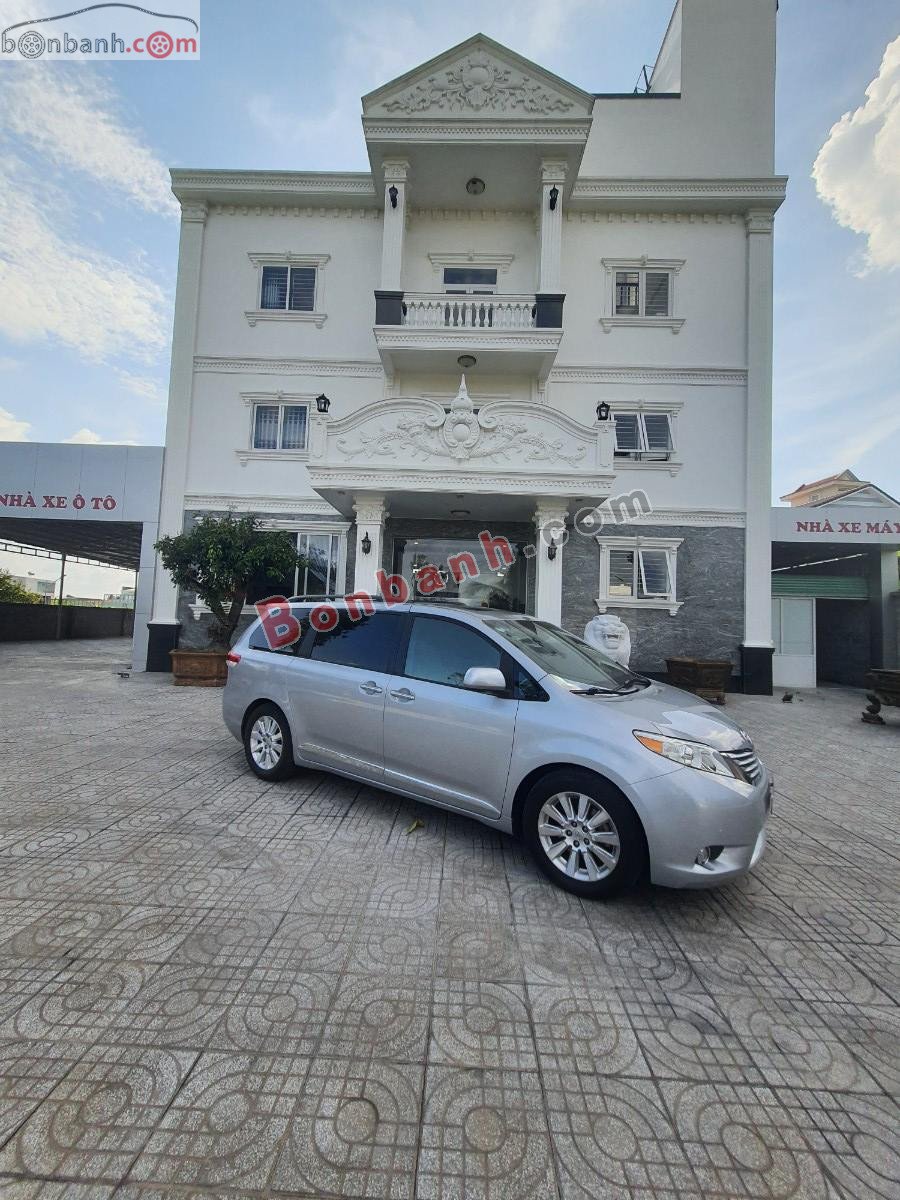 Toyota Sienna   Limited  2010 - Cần bán gấp Toyota Sienna Limited năm 2010, màu bạc, nhập khẩu như mới