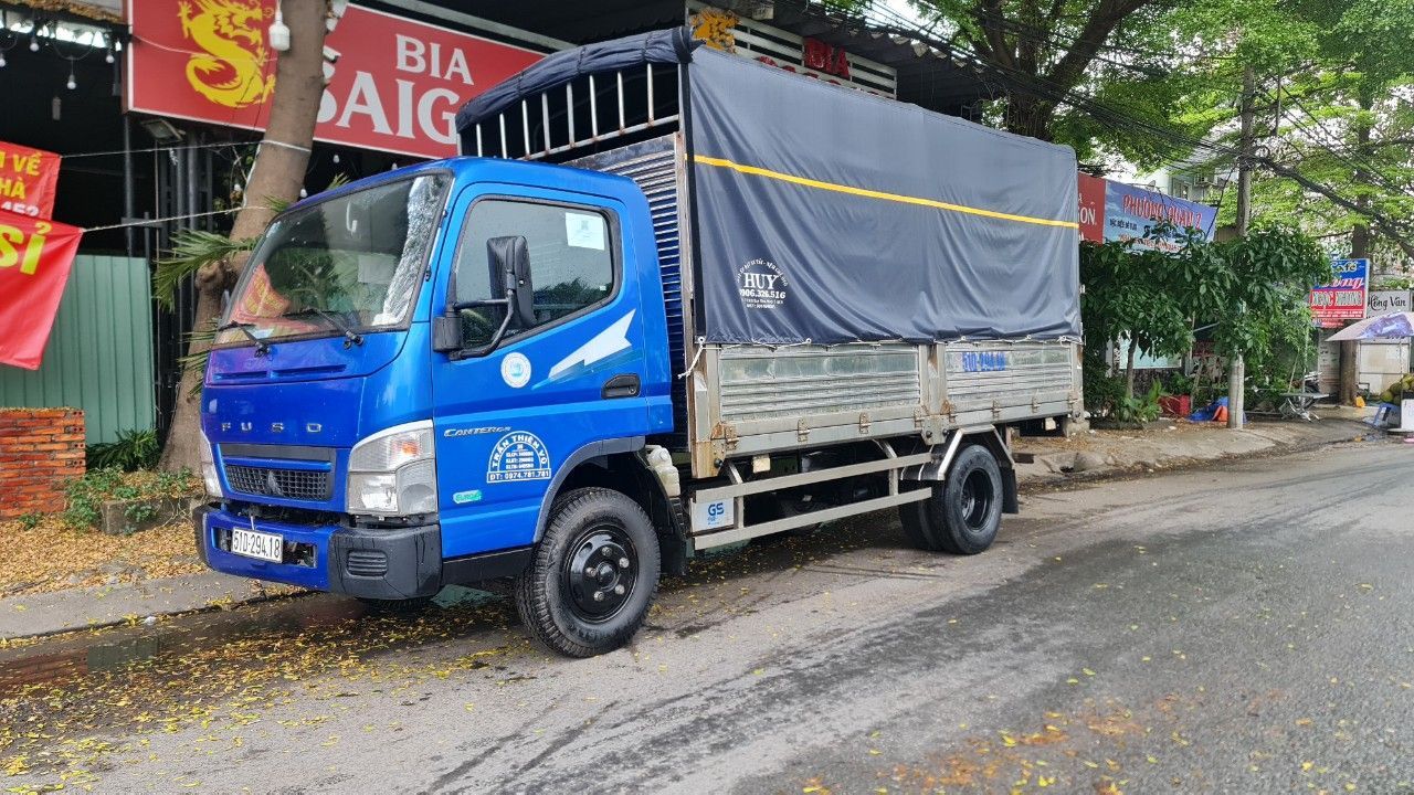 Xe tải 2,5 tấn - dưới 5 tấn 2018 - Bán nhanh xe tải Mitsubishi Fuso xe 3 tấn sx năm 2018 - thùng inox máy lạnh - hỗ trợ check xe hoàn toàn miễn phí cho AE