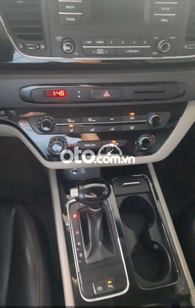 Kia Sedona 2014 - Bán xe Kia Sedona năm 2014, màu bạc, nhập khẩu, giá tốt