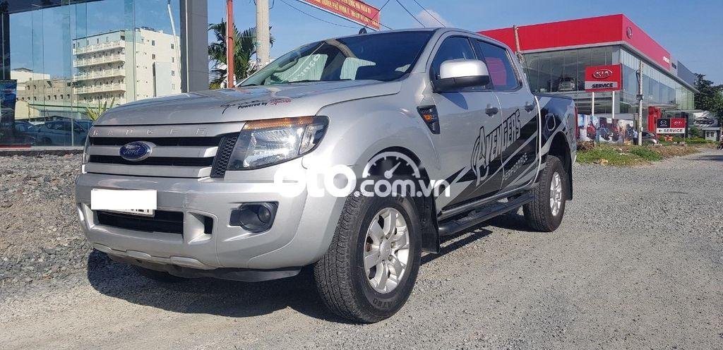 Ford Ranger 2015 - Cần bán xe Ford Ranger đời 2015, màu bạc còn mới giá cạnh tranh