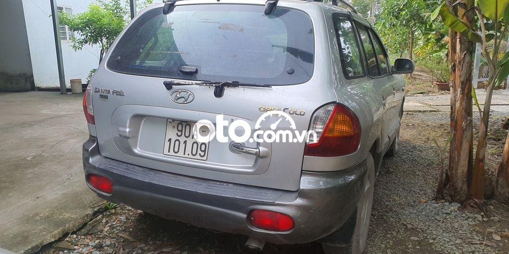 Hyundai Santa Fe Gold  2002 - Cần bán gấp Hyundai Santa Fe Gold năm sản xuất 2002, màu bạc, nhập khẩu, giá tốt