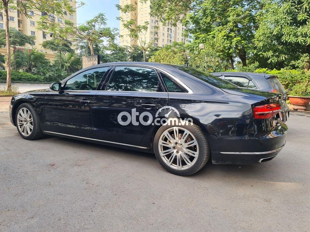 Audi A8 4.0L  2014 - Cần bán gấp Audi A8 4.0L đời 2014, màu đen, xe nhập