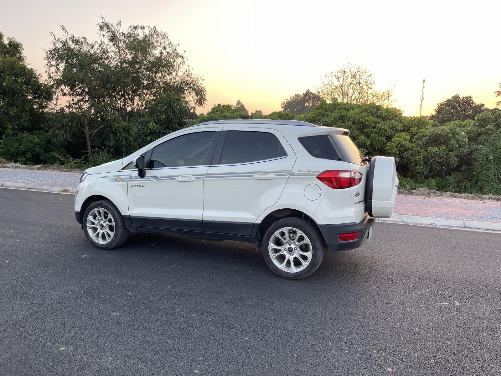 Ford EcoSport 2019 - Bán xe Ford EcoSport AT sản xuất 2019, có bảo dưỡng định kì, hỗ trợ trả góp, giá tốt