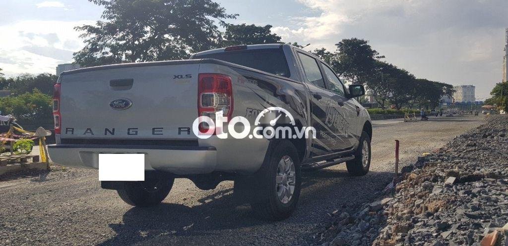 Ford Ranger 2015 - Cần bán xe Ford Ranger đời 2015, màu bạc còn mới giá cạnh tranh