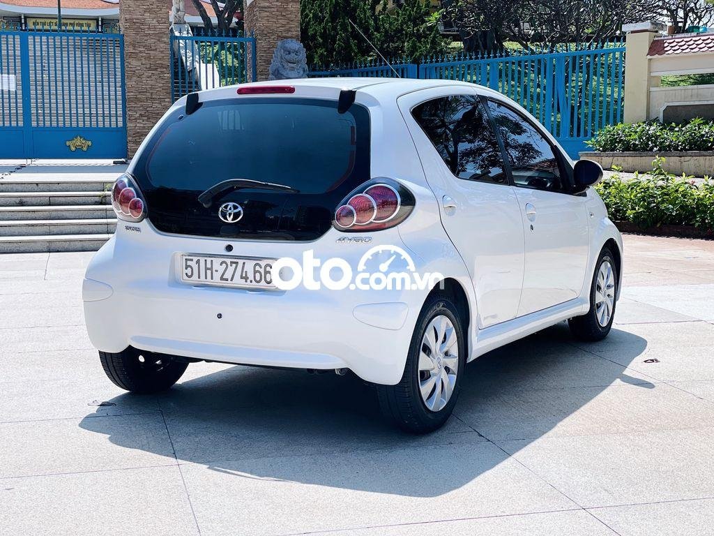 Toyota Aygo 2013 - Cần bán xe Toyota Aygo đời 2013, xe nhập còn mới