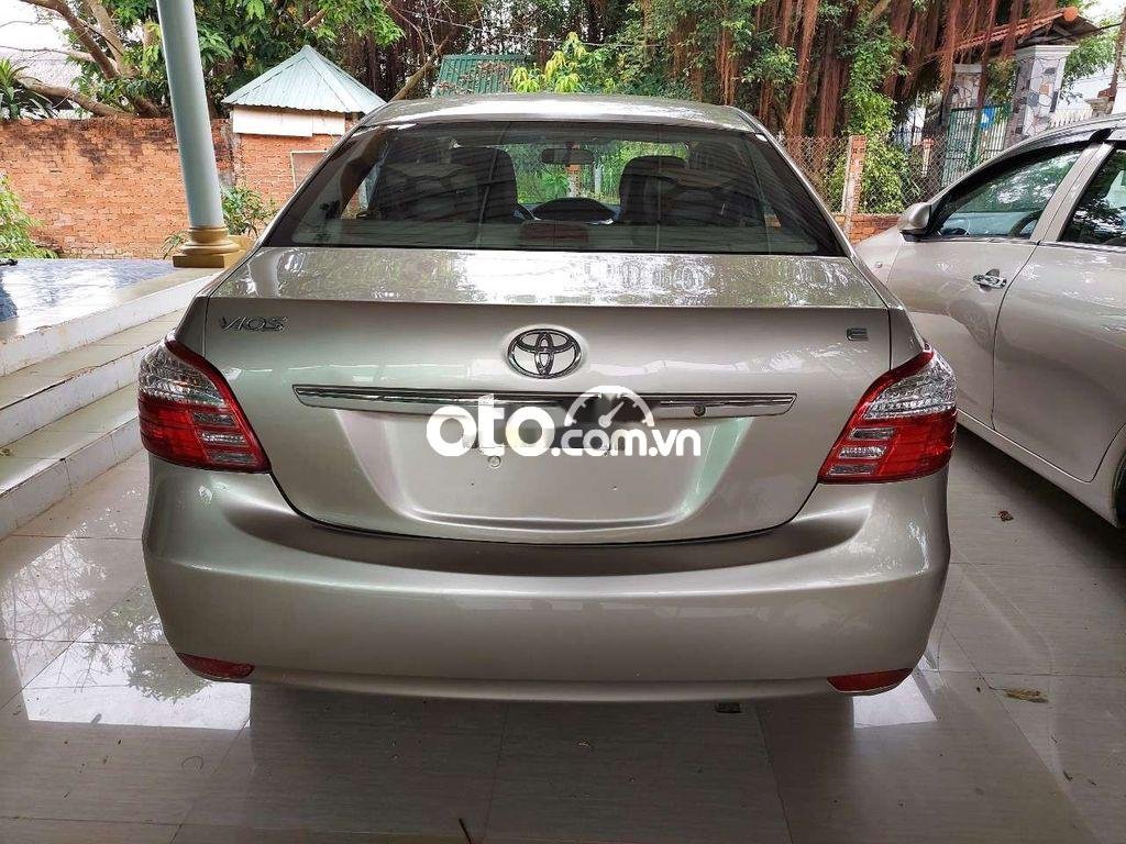 Toyota Vios 2013 - Cần bán Toyota Vios sản xuất 2013 xe gia đình, giá tốt