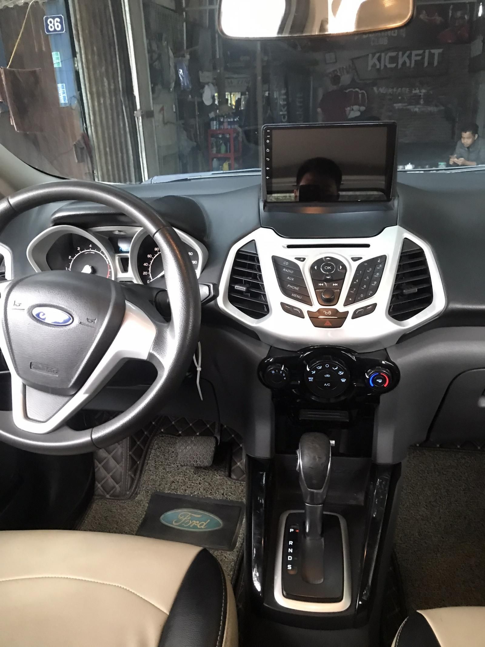 Ford Escort    2014 - Cần bán Ford Escort đời 2014, màu trắng  