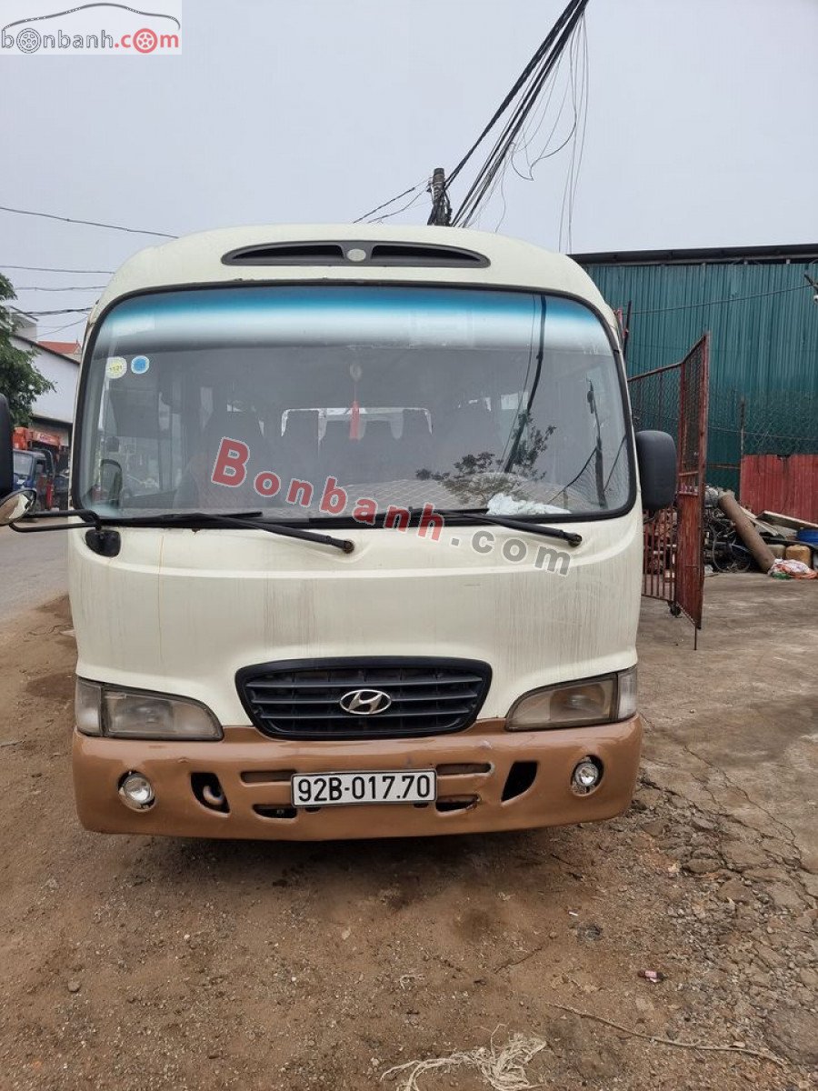 Hyundai County   2002 - Cần bán lại xe Hyundai County 2002, màu kem (be)