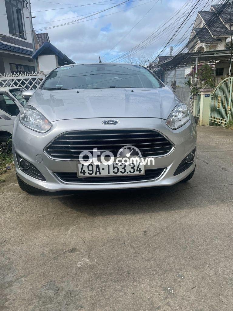 Ford Fiesta 2014 - Bán Ford Fiesta năm sản xuất 2014, màu bạc, nhập khẩu