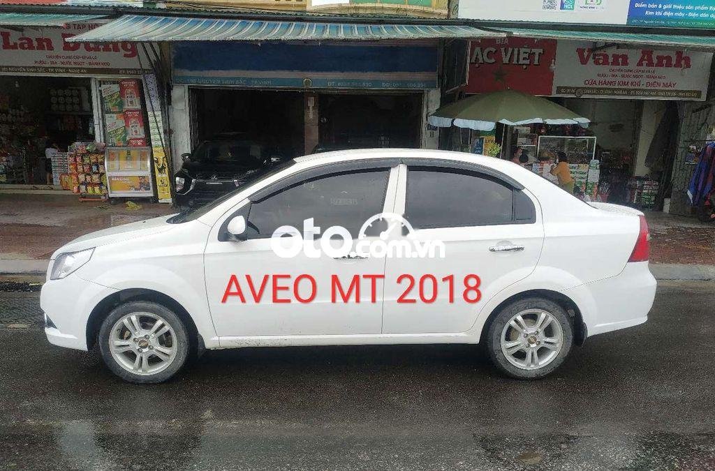 Chevrolet Aveo  MT  2018 - Bán ô tô Chevrolet Aveo MT sản xuất năm 2018, màu trắng  