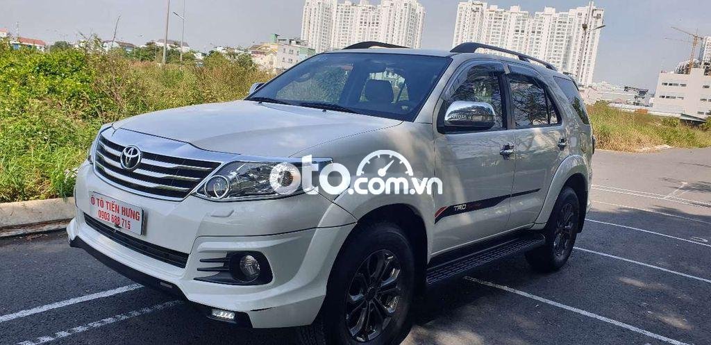 Toyota Fortuner   Sportivo 2015 - Cần bán lại xe Toyota Fortuner Sportivo sản xuất 2015, màu trắng số tự động