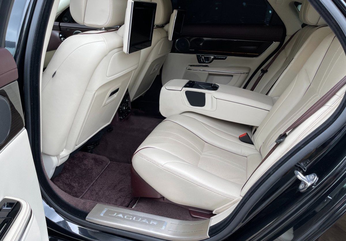 Jaguar XJ    2014 - Cần bán lại xe Jaguar XJ năm 2014, màu đen, nhập khẩu  