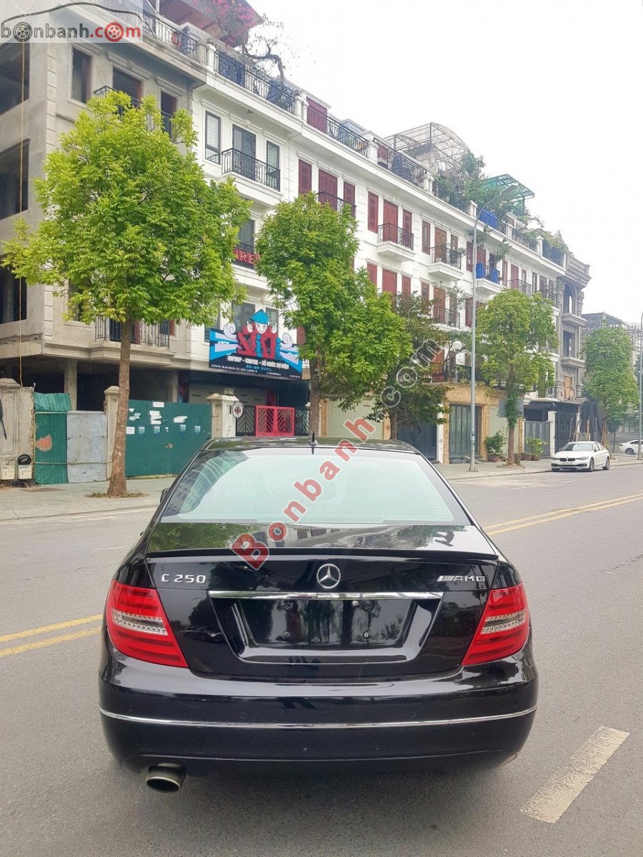 Mercedes-Benz C250 2012 - Bán Mercedes 2012, màu đen còn mới