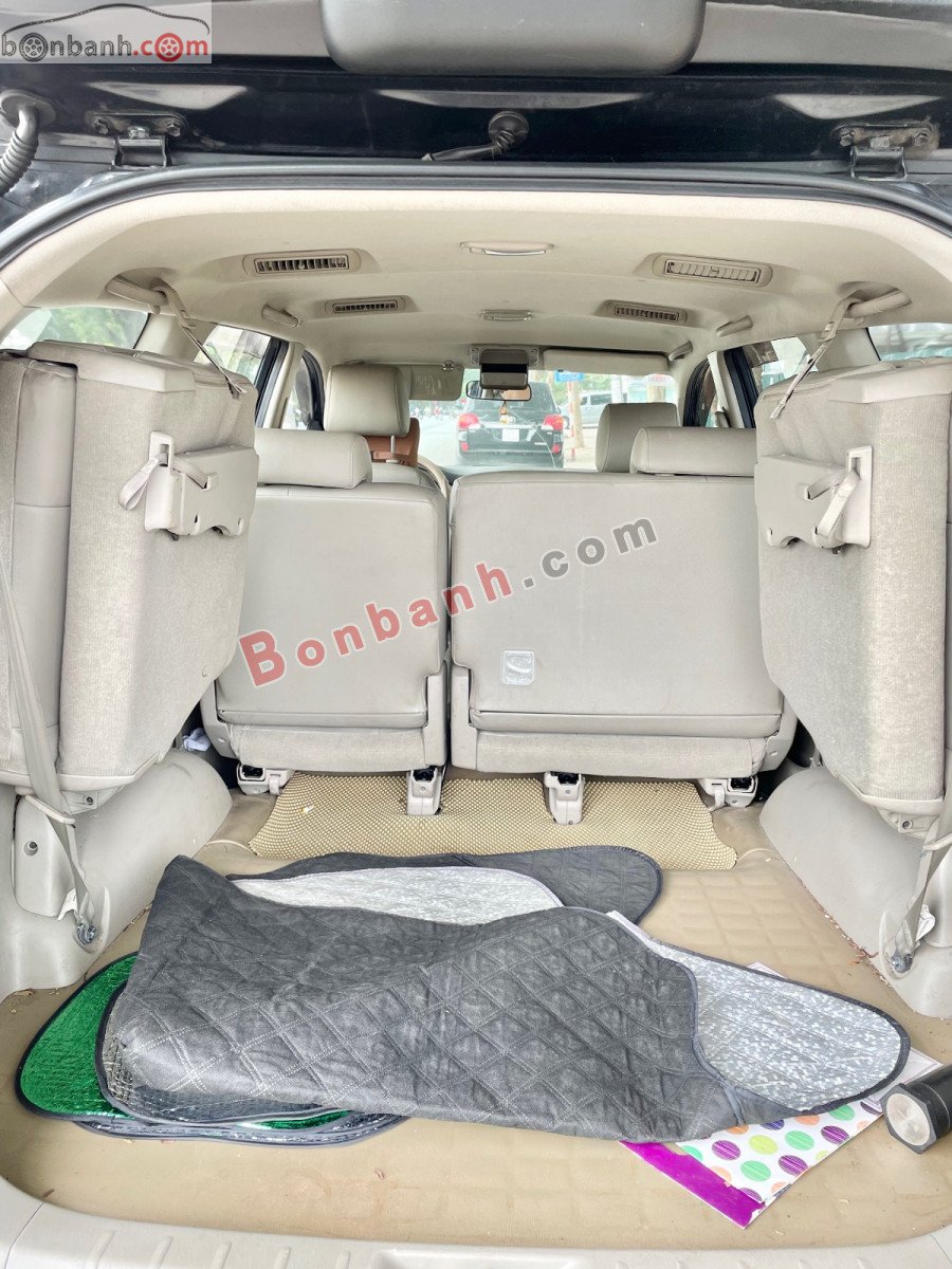 Toyota Innova   V 2011 - Cần bán gấp Toyota Innova V đời 2011, màu đen