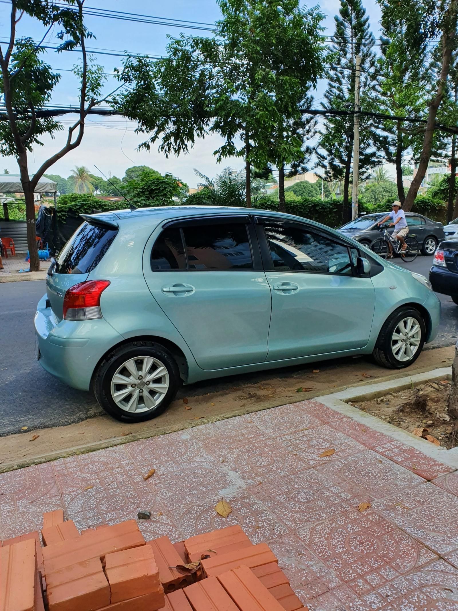 Toyota Yaris   AT  2010 - Bán Toyota Yaris AT đời 2010, màu xanh lam, nhập khẩu