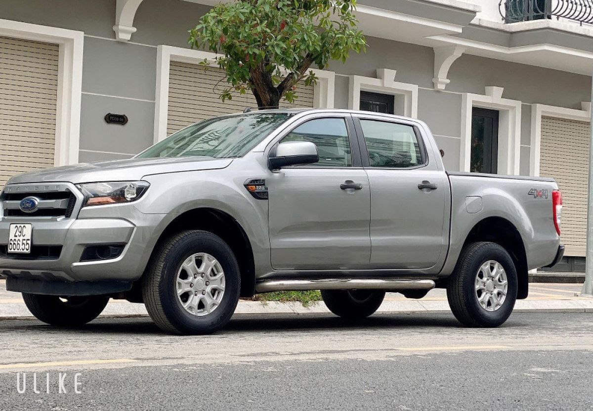 Ford Ranger 2016 - Bán ô tô Ford Ranger năm sản xuất 2016, màu bạc, xe nhập 