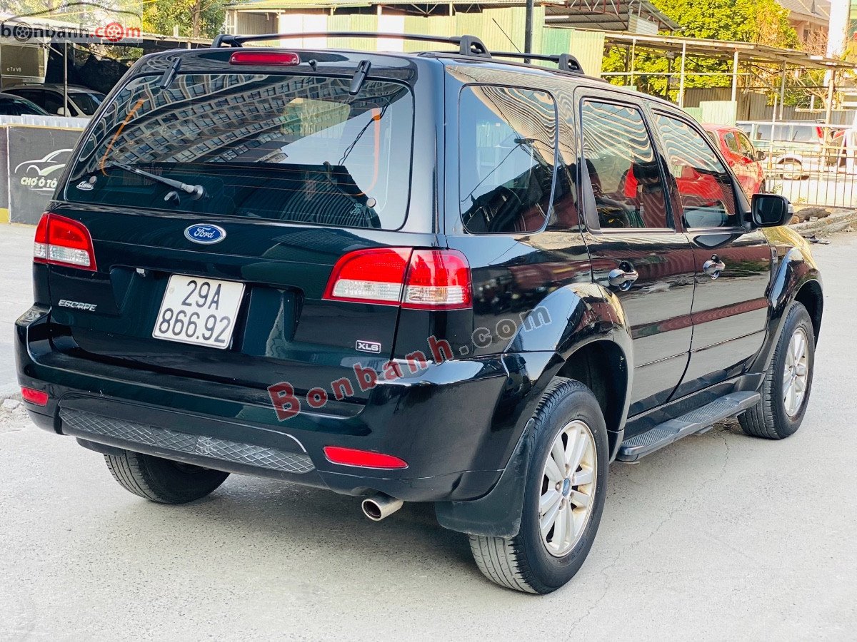 Ford Escape 2013 - Bán Ford Escape năm 2013, màu đen, giá chỉ 370 triệu