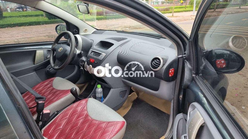 Toyota Aygo 2005 - Cần bán lại xe Toyota Aygo năm 2005, màu xám, xe nhập