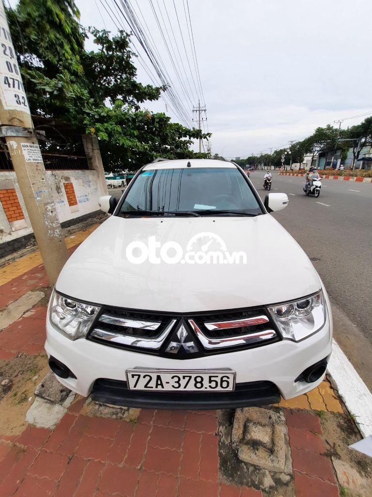 Mitsubishi Pajero Sport 2016 - Cần bán lại xe Mitsubishi Pajero Sport năm 2016, màu trắng