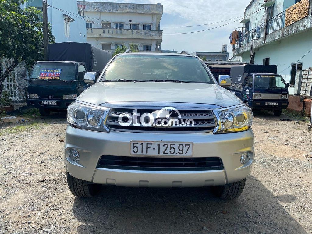 Toyota Fortuner   V  2009 - Cần bán gấp Toyota Fortuner V đời 2009, màu bạc