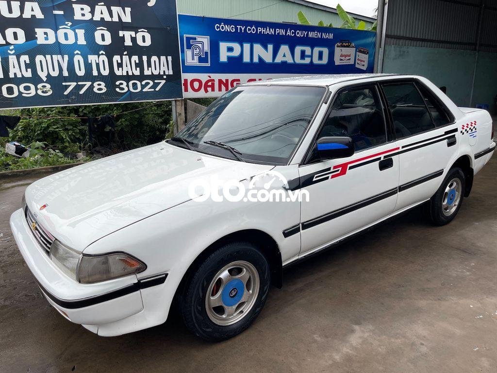 Toyota Corona 1990 - Bán Toyota Corona sản xuất 1990, màu trắng số sàn, 62tr