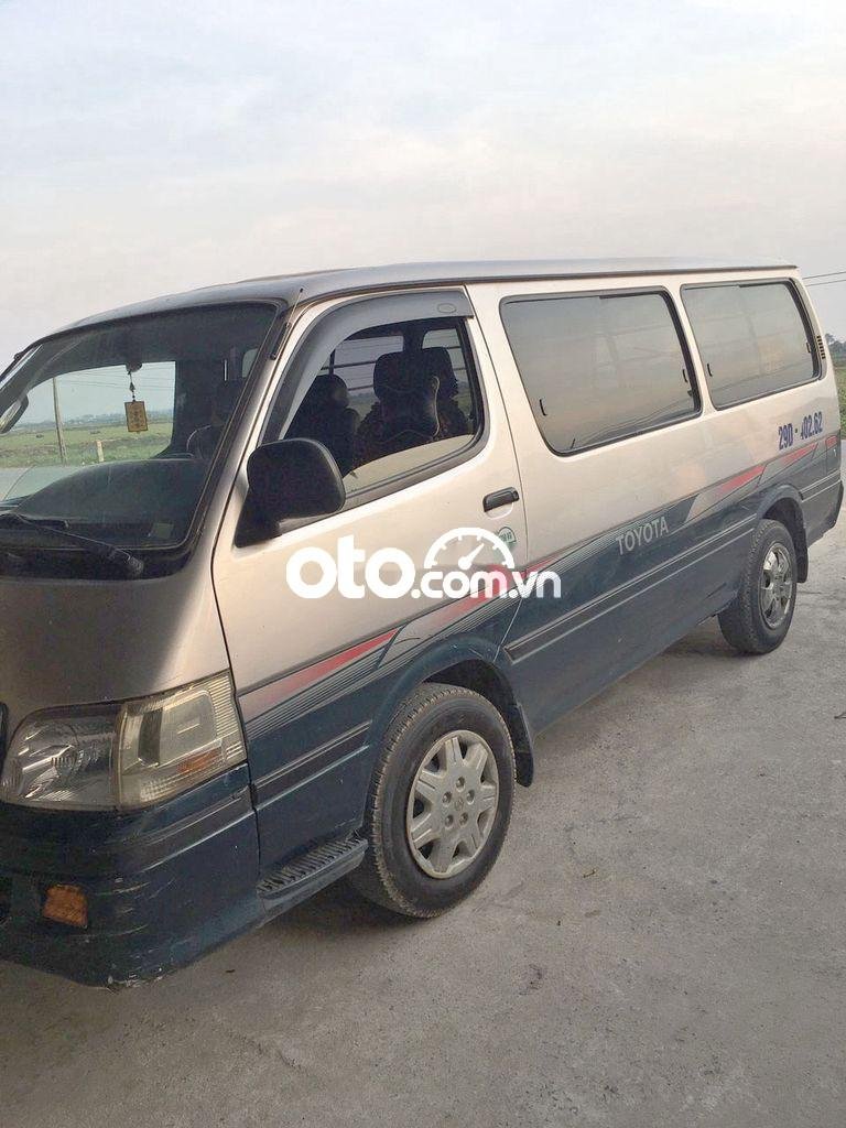 Toyota Hiace 2002 - Cần bán xe Toyota Hiace năm sản xuất 2002 xe gia đình, giá 82tr